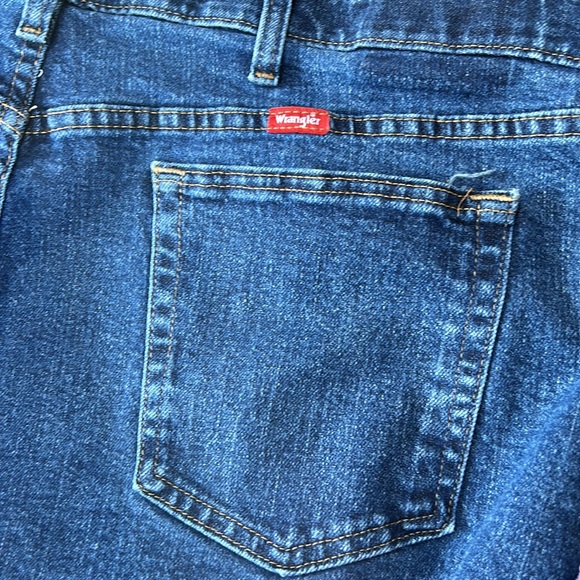 Wrangler Performance Series denim jeans. Men’s 42x29.  Great condition. - Picture 6 of 6